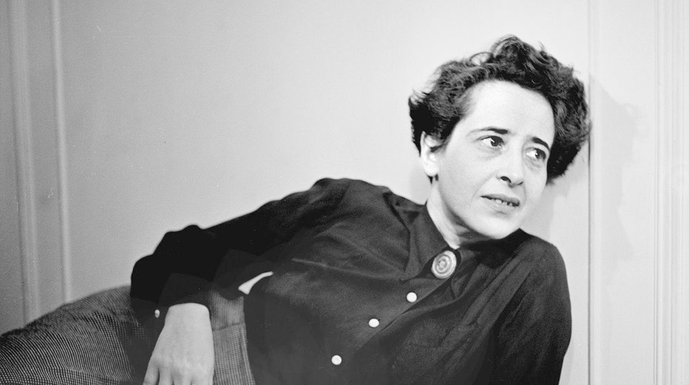 Hannah Arendt en 1944. Retrato por el fotógrafo Fred Stein